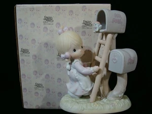 Precious Moments Das Mädchen, das den Brief schickte Sammlerstück Keramik Ornament - Bild 1 von 4