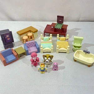 Lote Figuras Muebles Azules Cocina Cama Baño Coco Miel Floppy Bartlebee 17 un. - Imagen 1 de 15