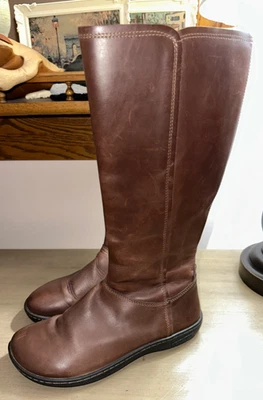 BIRKENSTOCK Farmington Botas Altas Cuero Marrón 38 US L 7 R/W USADAS EN EXCELENTE ESTADO Foto 1 de 4