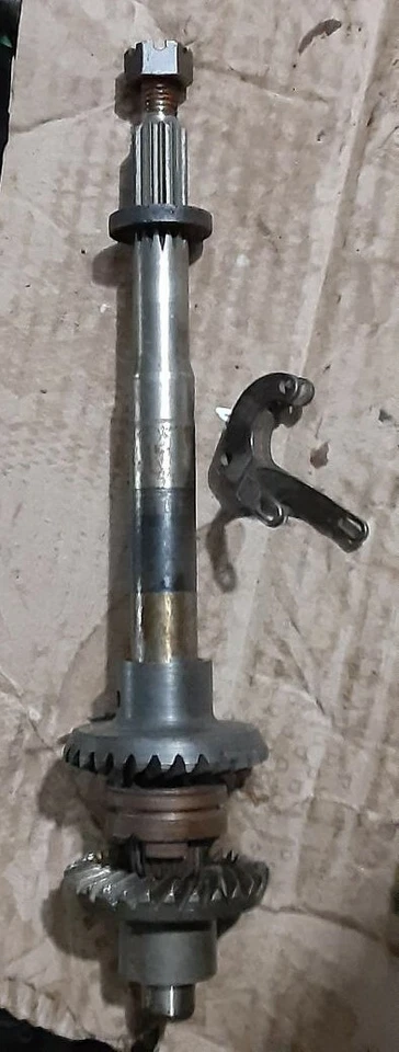 20/35hp OMC, Evinrude/ Johnson lower unit parts mid / late 90s model - Image 1 of 1