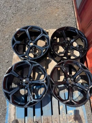 Оригинальный оригинальный оригинальный глянцевый обод колеса 22 дюйма для Lamborghini Urus от оригинального производителя - Изображение 1 из 4