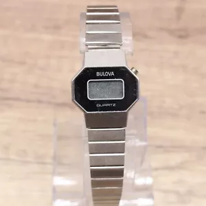 Orologio Vintage Bulova Digitale Donna Tono Argento Acciaio Inox Classico Raro Anni 80 - Foto 1 di 9