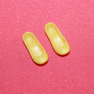 Paire de chaussures / ballerines jaunes poupée Barbie Mattel vintage - Picture 1 of 1