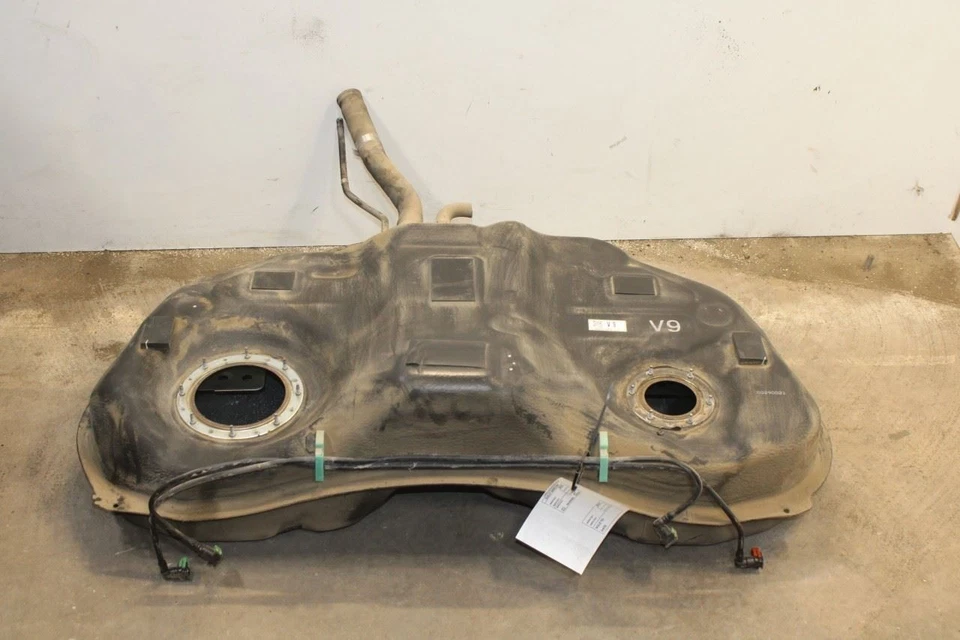 Subaru WRX Premium 2015-2021 tanque de gasolina de 2,0 L 15,9 galones estadounidenses 42012FJ041 OEM Foto 1 de 4