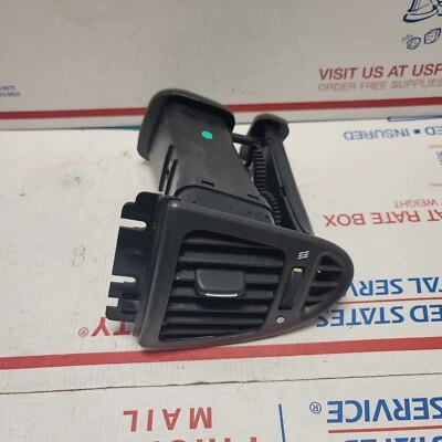 03 04 05 06 08 Jaguar X-type 2002 esquina aire ventilación conducto lado derecho pasajero fabricante de equipos originales Foto 1 de 4