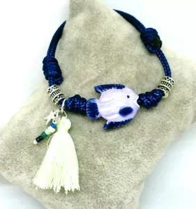 Pulsera única "Pez" charm de cerámica en color lavanda y azul en cordón azul - Imagen 1 de 6