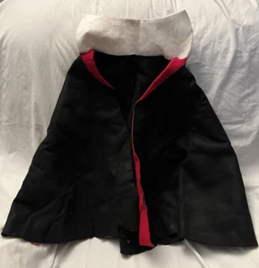Child Black and red Cape with Collar ~ HALLOWEEN COSTUME - Picture 1 of 4