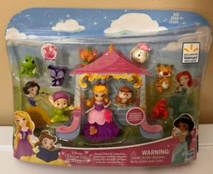 Collezione Figurine Disney Piccolo Regno Amici Reali NUOVE - Foto 1 di 5