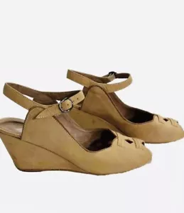 Jeffrey Campbell Viviana Sandals Sz 10 Beige Suede Leather Peep Toe Wedge Strap - Picture 1 of 9