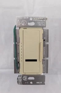 Atenuador de desvanecimiento digital incandescente/halógeno multi ubicación Lutron Maestro - Imagen 1 de 5