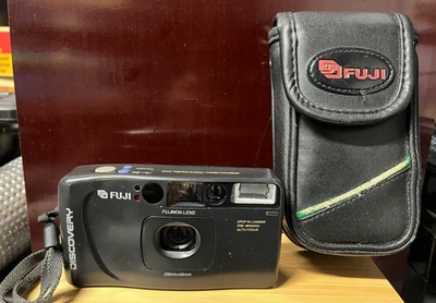 Fuji Discovery Mini Dual Date 28mm/45mm Auto Focus Black Film Camera VTG - Image 1 of 4