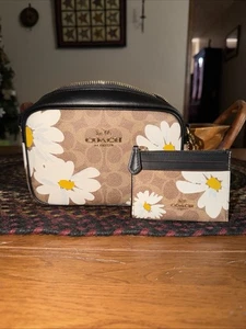 Borsa per fotocamera Coach Mini Jamie firmata tela e pelle floreale e mini skinny - Foto 1 di 6
