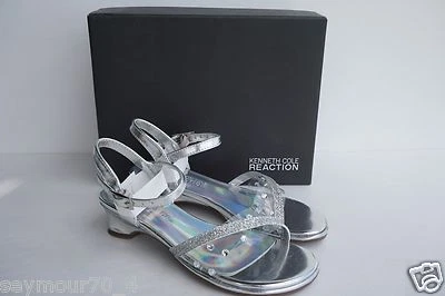 Novo em folha Kenneth Cole Reaction Lil Princess 2 sapatos transparentes/prata tamanho 11 M - Imagem 1 de 4