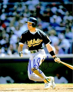 Signed  8x10 MIKE BORDICK Oakland Athletics Photo - COA - Picture 1 of 1