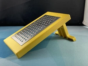 Sunkist gelbe Zitrone 6 Zoll Zester Reibe Edelstahl & schwerer Kunststoff flach faltbar - Bild 1 von 10