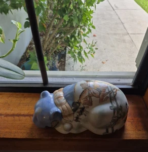 Sleeping Cat Hand Painted Figurine Hunting Motif Porcelain Kitty Doorstop - Picture 1 of 13