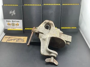 Pequeña abrazadera vintage en vicio banco mesa tienda joyería carpintería garaje - Imagen 1 de 2