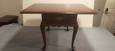 Ethan Allen Solid Cherry Queen Anne Style Drop Leaf Side Table w/Drawer vintage Cover