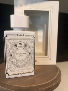 Riiffs Goodness Oud Blanc by Riiffs Eau De Parfum Spray (Unisex) 3.4 oz - Picture 1 of 2