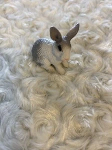 Schleich Gray/white Rabbit Pink Nose - Picture 1 of 4