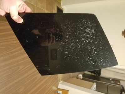 Conjunto de farol pop-up SOMENTE TAMPA DA PLACA. Preto. Usado. 1997 Pontiac Firebird.  - Imagem 1 de 2