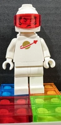 LEGO Spaceman Classic White, 2 Sided Head, Red Lens+  Dual Moto Helmet & O2Tank - Image 1 of 4