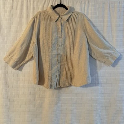 Camisa de manga larga plisada beige con botones Liz Claiborne para mujer Foto 1 de 4
