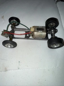 slot car CLASSIC chassis motor wheels 1:24 used - Picture 1 of 7