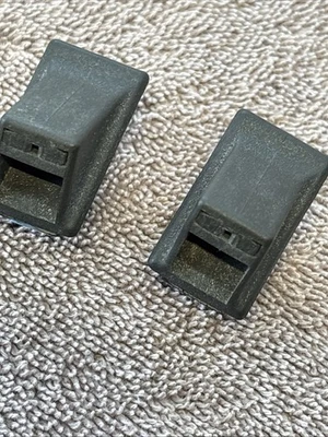 Dodge D-150 1995 boquillas de parabrisas par usado. Foto 1 de 4