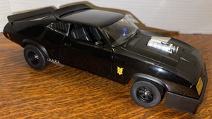 1:18 DIE CAST CAR ~ 1973 FORD FALCON ~ MAD MAX GREENLIGHT #01145 ~ 2017 ~ MEL GIBSON - Bild 1 von 16