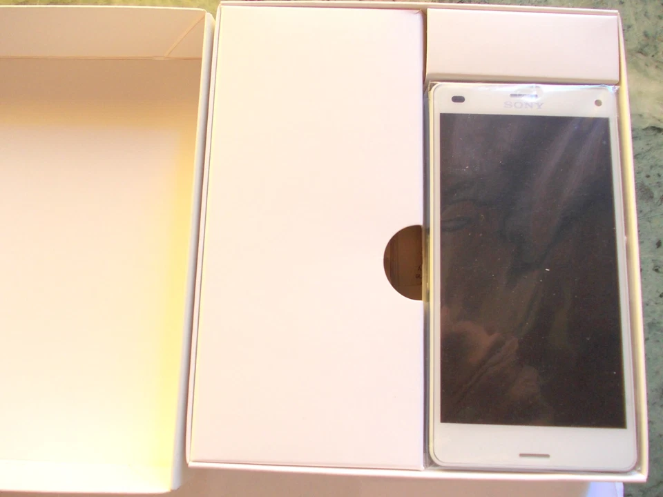 SONY XPERIA Z3 COMPACT  D5803 TELEFONO  NUOVO MAI UTILIZZATO - Immagine 1 di 4