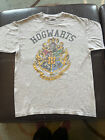 Harry Potter Apparel Hogwarts Vintage Crest Grey Short Sleeve T-Shirt Women's SM