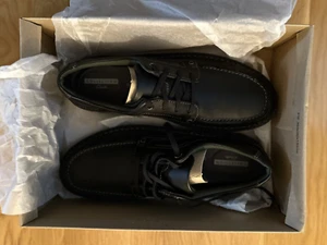 Herren Clarks Vanek Schürze Schwarz Ölig Vollnarbenleder Größe 12M 26130643 - Bild 1 von 8