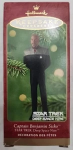 VINTAGE HALLMARK ORNAMENT 2001 CAPTAIN BENJAMIN SISKO Star Trek CHRISTMAS - Picture 1 of 6