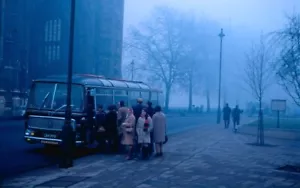 4 diapositive vintage 35 mm 1968 persone autobus seduti all'interno bus o carrello Inghilterra Londra - Foto 1 di 4