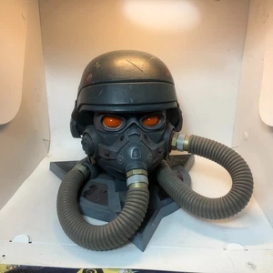 PS3 Killzone Helghast 2010 Gasmaske Helm Büste Aufbewahrung Deko Display - ohne Spiel - Bild 1 von 6