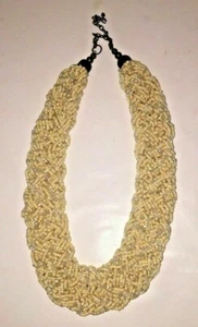 Collar destacado de diseñador con cuentas raro vintage trenza de giro retro en muy buena condición - Imagen 1 de 5