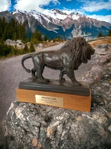 Antoine Barye WANDERNDER LÖWE Statue auf Holz Gips Buchstütze Alva Studios Vintage - Bild 1 von 9