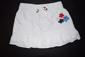 EUC FUN TO THE 4TH WHITE SKIRT SKORT RED BLUE PINK FLOWERS SIZE XS - Picture 1 of 3