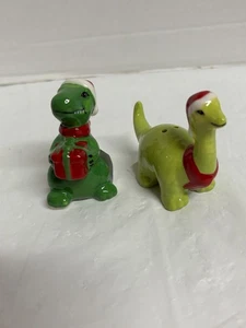 Cracker Barrel Christmas Dinosaurs Salt & Pepper Shaker Set 2025 FREE SHIP - Picture 1 of 4