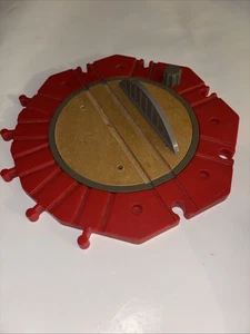 Tocadiscos Thomas Wooden Railway Roundhouse Action muy buen estado - Imagen 1 de 4