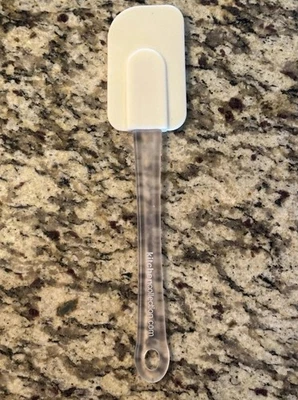 Белая силиконовая лопатка Kitchencollection.com с матовой прозрачной ручкой - Изображение 1 из 4