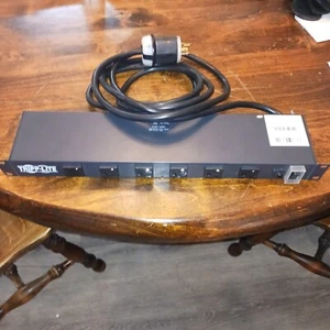 Tripplite RS-1215-20T 120V 20A 1U Rackmount Power Distrubution Unit Only - Black - Bild 1 von 7