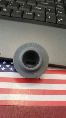 NUEVO OEM ORIGINAL Detroit Diesel Aislador, 23517242 (F2-3A) Foto 1 de 3