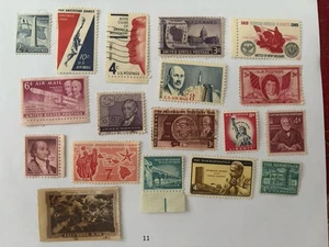 US Briefmarken Vintage Lot 18 unbenutzt/gebraucht gemischte Stückelungen Gummi schön - Bild 1 von 9