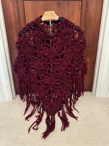 Damen "OneSize" Poncho Style Pullover Burgund Blumenmuster mit Fransen Boho - Bild 1 von 3