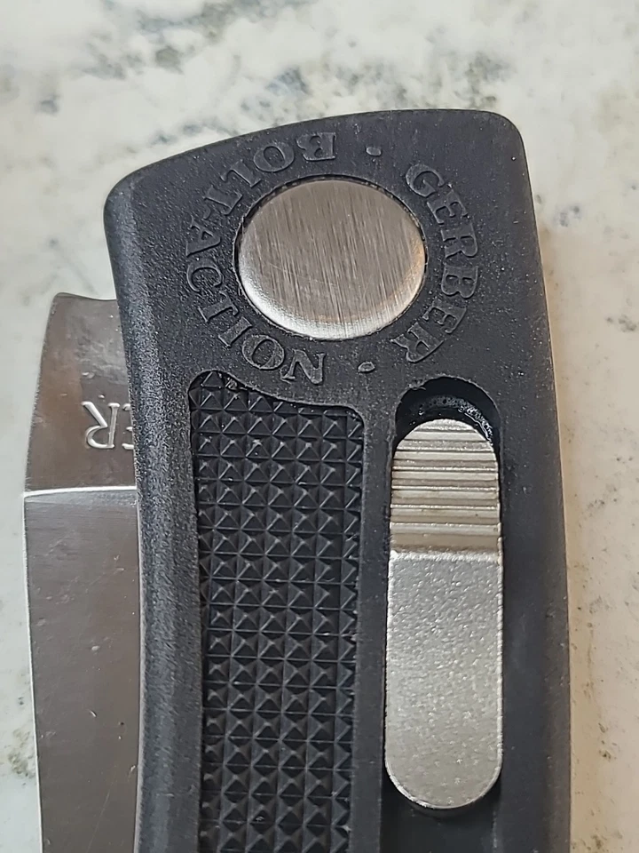 Gerber Bolt Action Knife With Sheath Gut Hook Field Dress Knife #4451982 EUC - Image 1 of 4