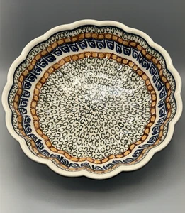 Boleslawiec Polish Pottery / Large 11" Scalloped Dish/Ceramika Artystyczna / - Picture 1 of 6