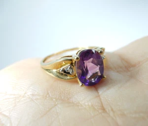 14k YELLOW GOLD VINTAGE PURPLE AMETHYST & DIAMOND CHIP STONES RING SIZE 8 . - Picture 1 of 21