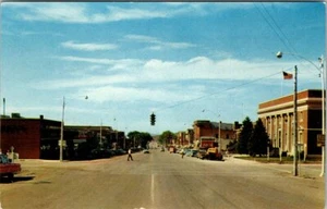 CEDAR CITY, UTAH - BUSY STREET VIEW - VINTAGE POSTCARD - Picture 1 of 2